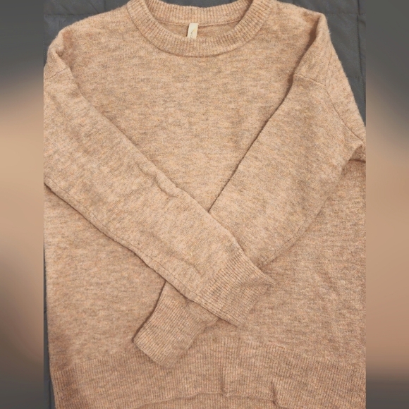 The Group Babaton pink sweater - Picture 1 of 2